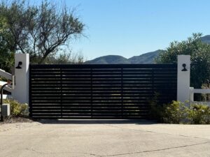Gate